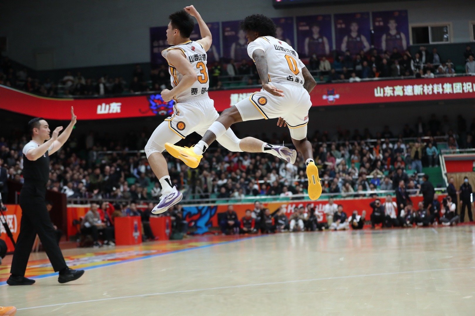 od体育竞技-力拔山河！球队赢得激烈的比赛的简单介绍